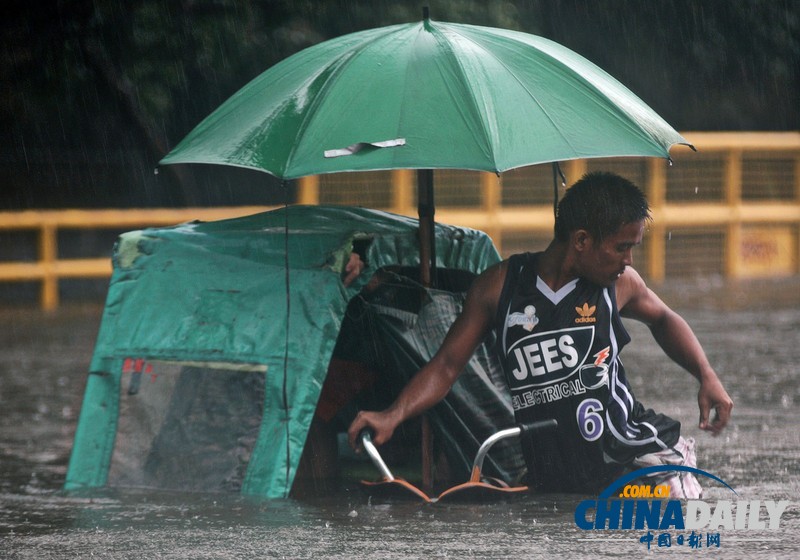 菲律宾连日暴雨导致洪水泛滥 造成7人死亡