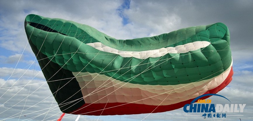 布里斯托尔国际风筝节绚丽多彩 3D风筝热闹“狂欢”