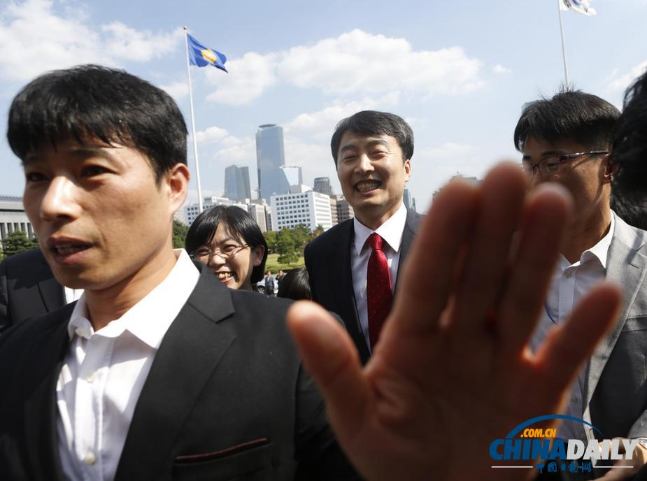 韩“阴谋叛国”议员李石基出席国民大会 已被批捕（组图）