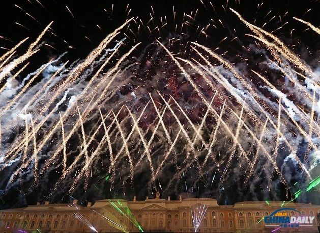 组图：盛大焰火与俄罗斯美女走进G20晚宴现场