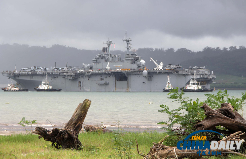 美国两栖攻击舰“拳师”号抵达菲律宾参加联合军演
