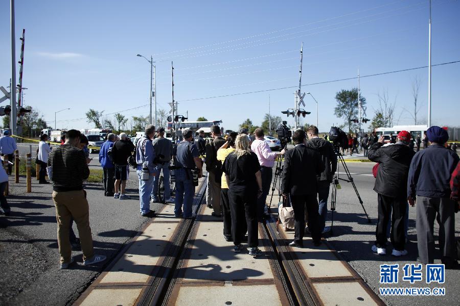 加拿大双层公交车与火车相撞致至少6人死亡