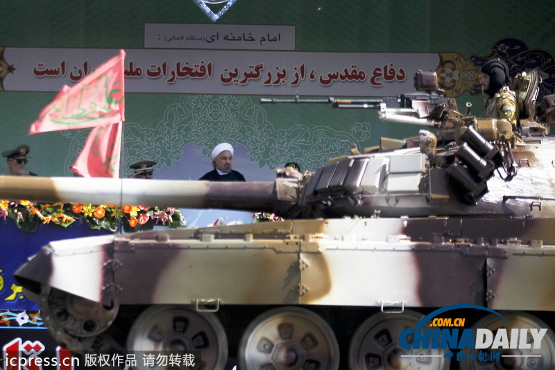 伊朗举行年度阅兵 导弹坦克装备尽览