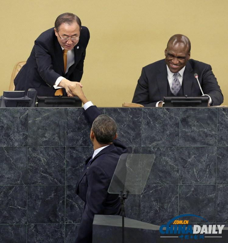 第68届联合国大会举行 奥巴马与潘基文握手秀亲密