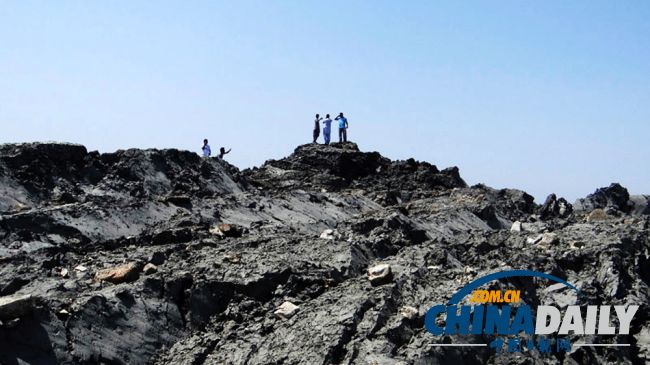 巴基斯坦地震“震”出小岛 专家发现岛上溢出甲烷