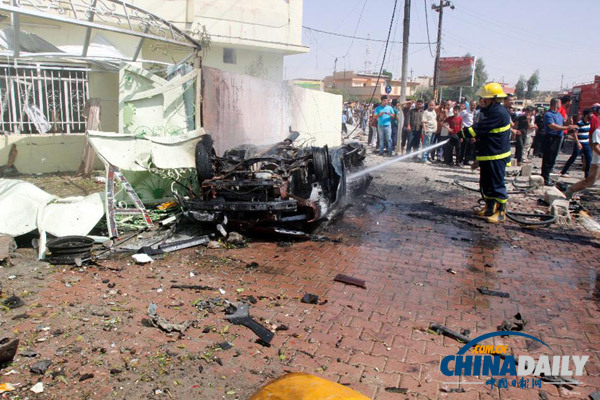 伊拉克清真寺遭袭已致30人死亡40人受伤