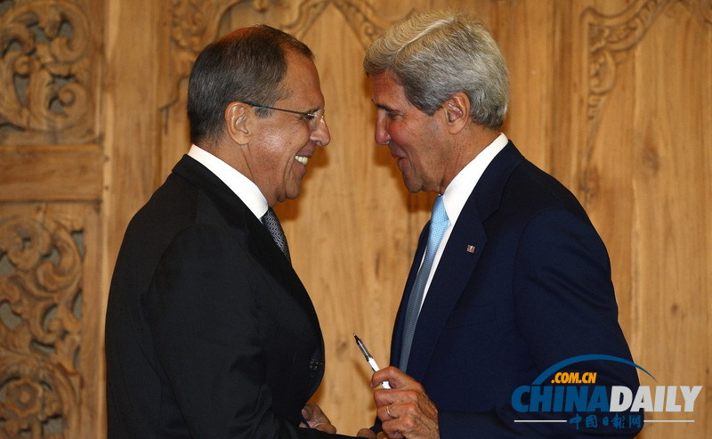 APEC峰会：美国务卿克里与俄外长相见甚欢