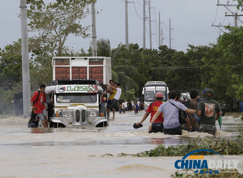 台风“百合”袭击菲律宾至少8人死亡