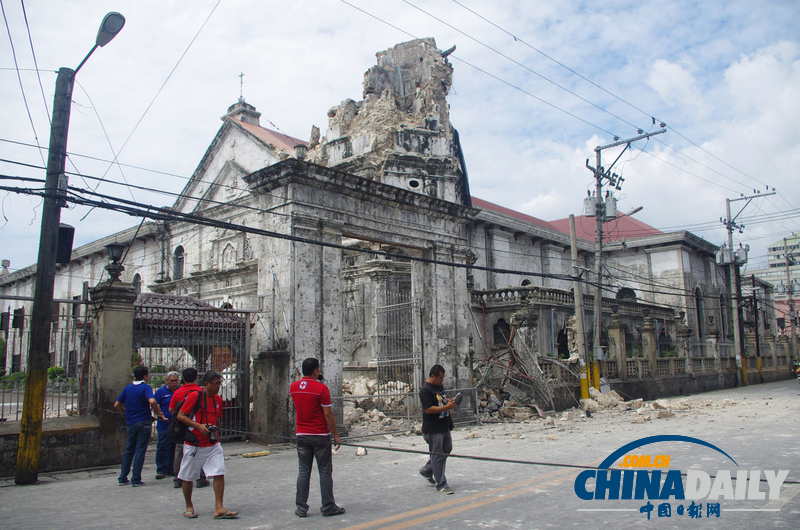 菲律宾灾区众生相 在灾难中仍坚守希望