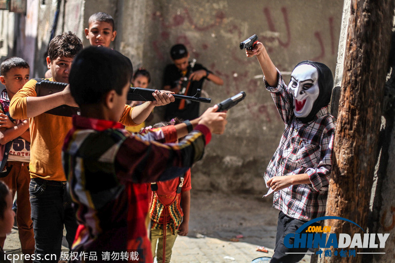 巴勒斯坦儿童宰牲节大玩枪战游戏