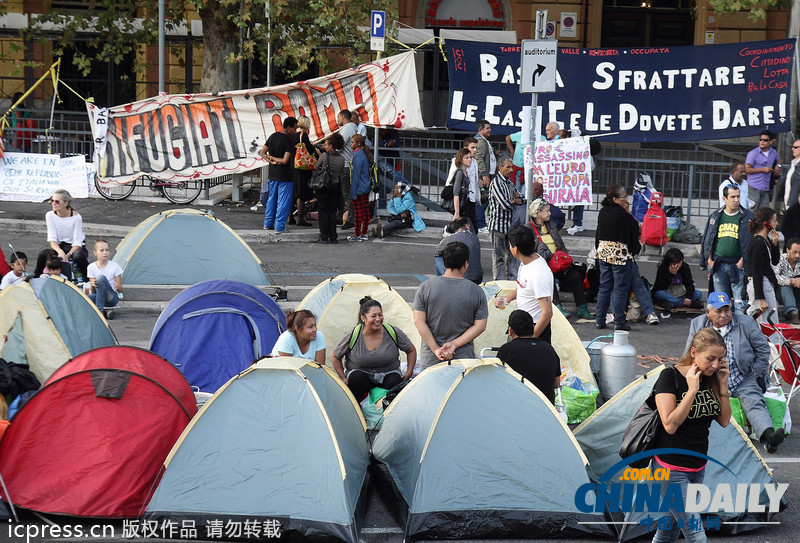意大利民众搭帐篷示威 抗议财政紧缩政策