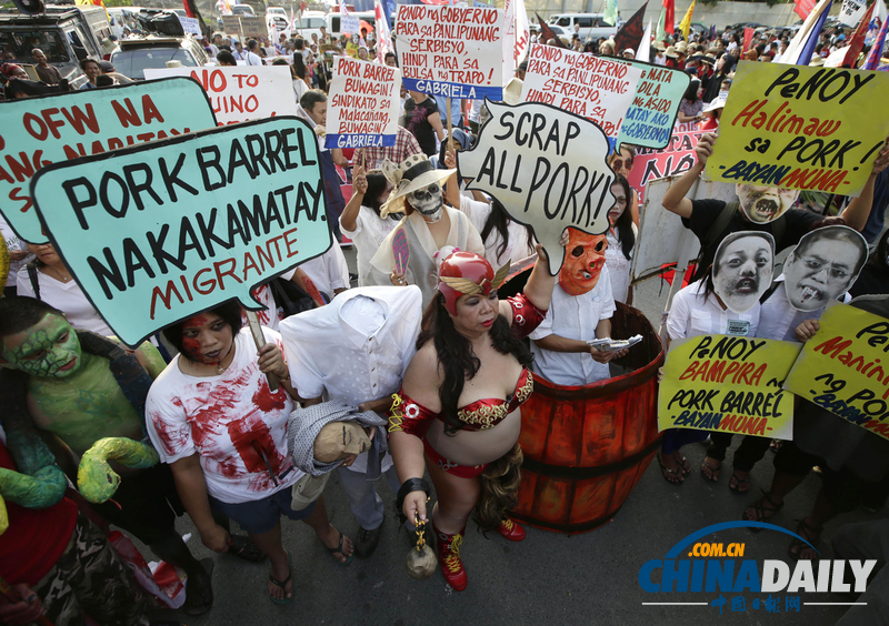 菲律宾民众提前举行万圣节游行 要求废除“政治分肥”制度