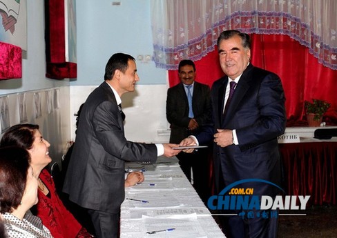 塔吉克斯坦总统拉赫蒙赢得第4个任期 中国派团观选