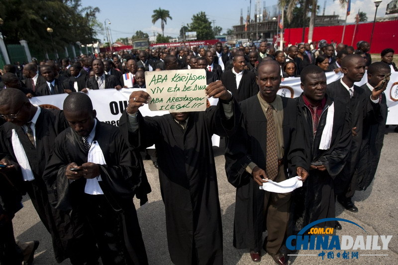  海地律师游行抗议要求释放囚犯