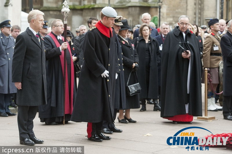 哈里王子前往威斯敏斯特教堂 纪念阵亡将士