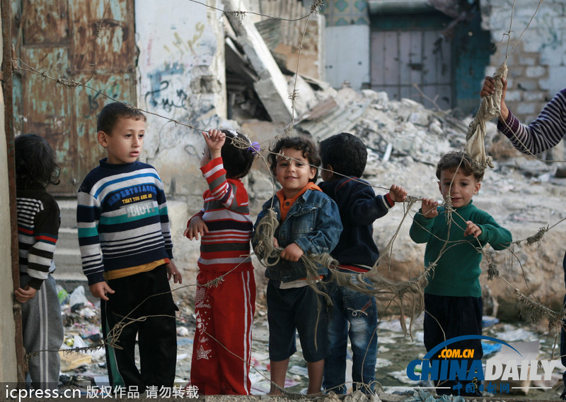 图片故事：探访加沙巴勒斯坦难民儿童 枪战下的童年