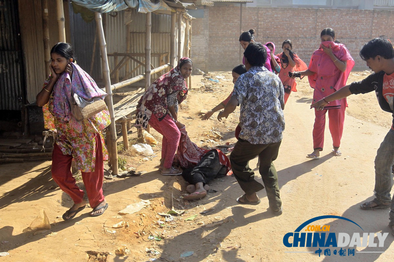 孟加拉国纺织工暴动 造成数十人死亡百家工厂关闭