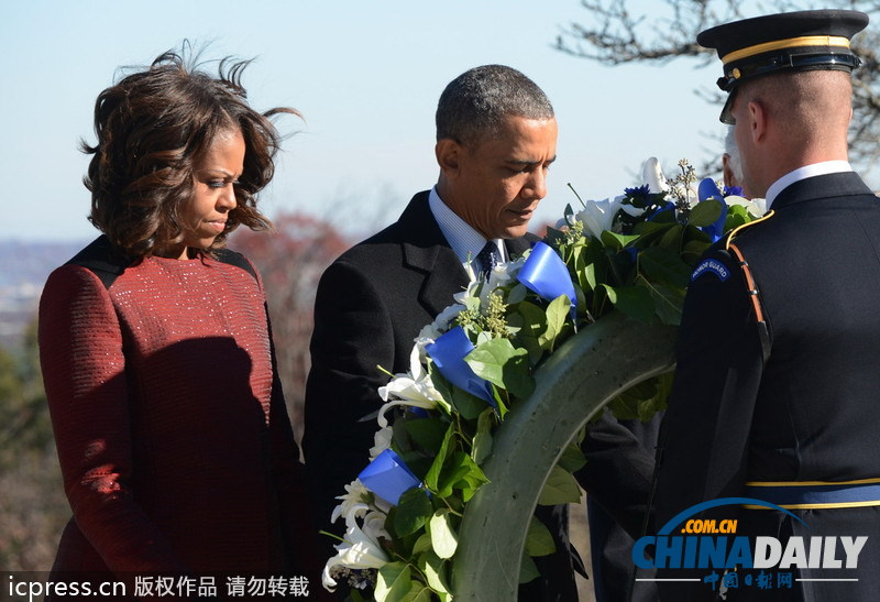 奥巴马克林顿携夫人肯尼迪墓前献花