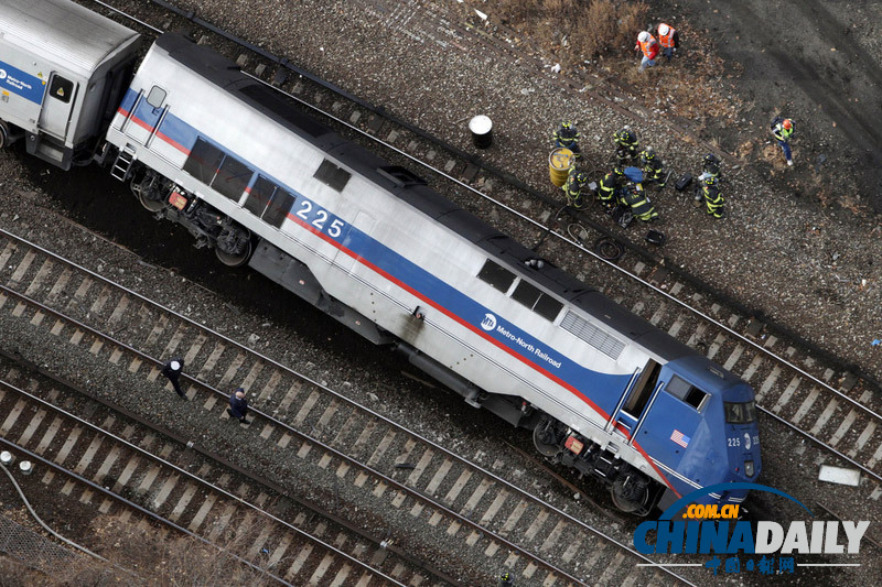 纽约一通勤列车脱轨致4死63伤