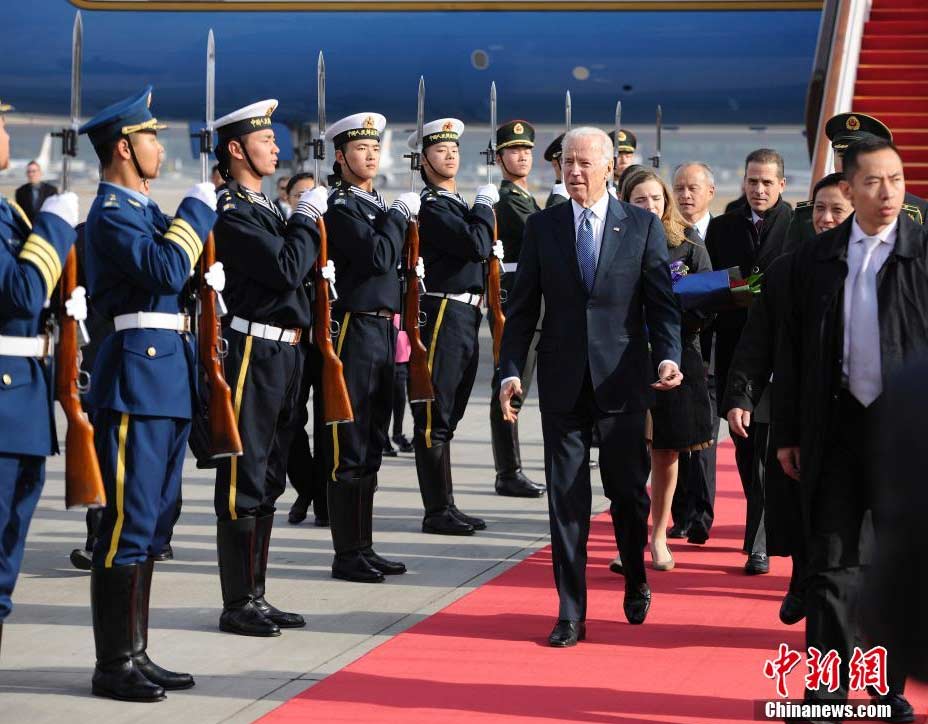 美国副总统拜登抵达北京 开始对中国进行访问（组图）
