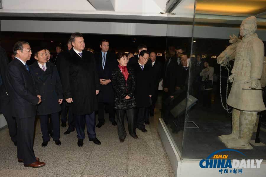 乌克兰总统亚努科维奇参观兵马俑（图）