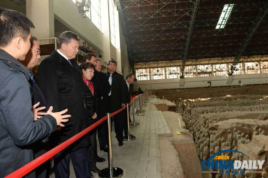 乌克兰总统亚努科维奇参观兵马俑（图）