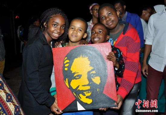 南非公布国葬细节：曼德拉遗体将沿长街接受瞻仰
