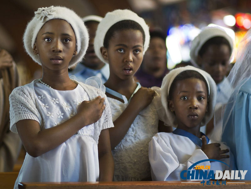 南非全国祈祷日 总统祖马曼德拉家人出席悼念活动
