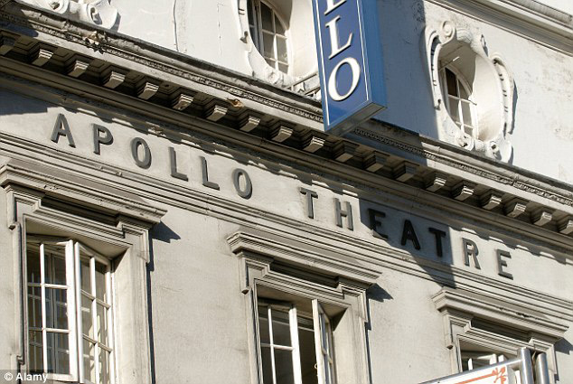 伦敦阿波罗剧院观众席倒塌多人被困瓦砾下