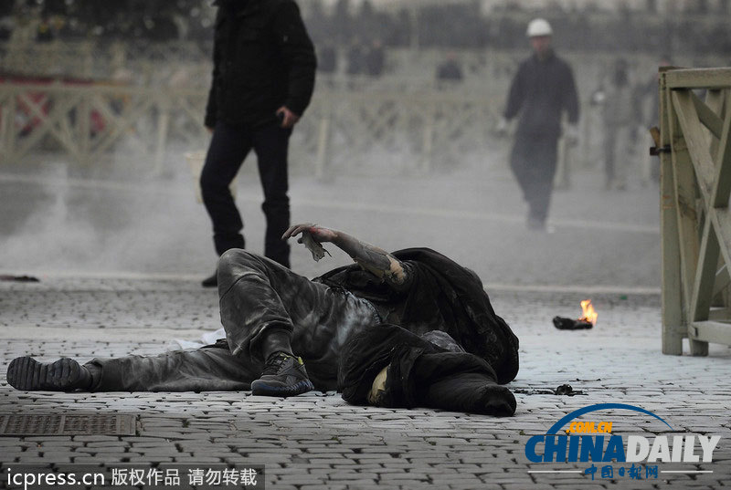 一男子于梵蒂冈圣彼得广场自焚 目前动机不明
