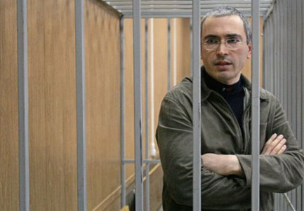 霍多尔科夫斯基承诺不争权 致力于更多政治犯获释