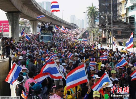 泰国开始大选候选人登记 示威者阻止各党派注册