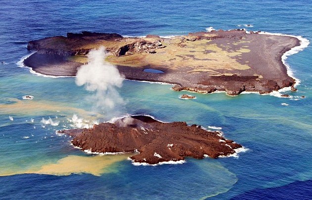 日本新火山岛急剧“长大” 或成永久性岛屿
