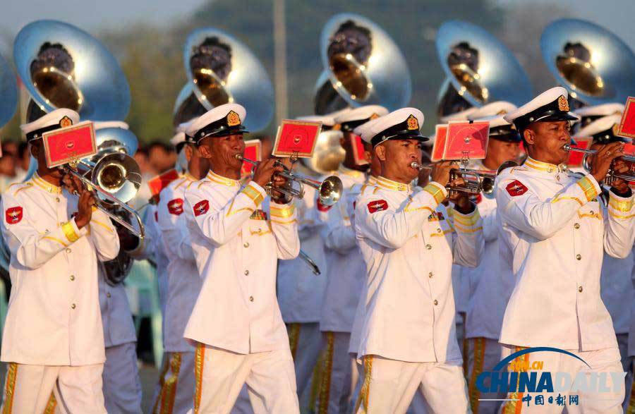 缅甸举行盛大仪式庆祝国家独立66周年