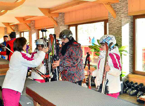 韩媒：朝鲜马息岭滑雪场迎来众多驻朝外交官