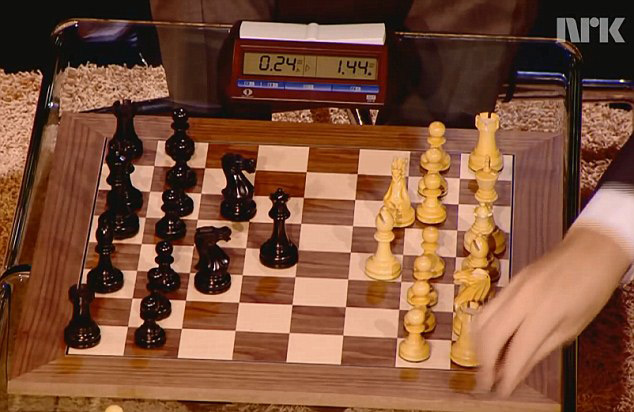 23岁国际象棋棋王9步将死比尔·盖茨