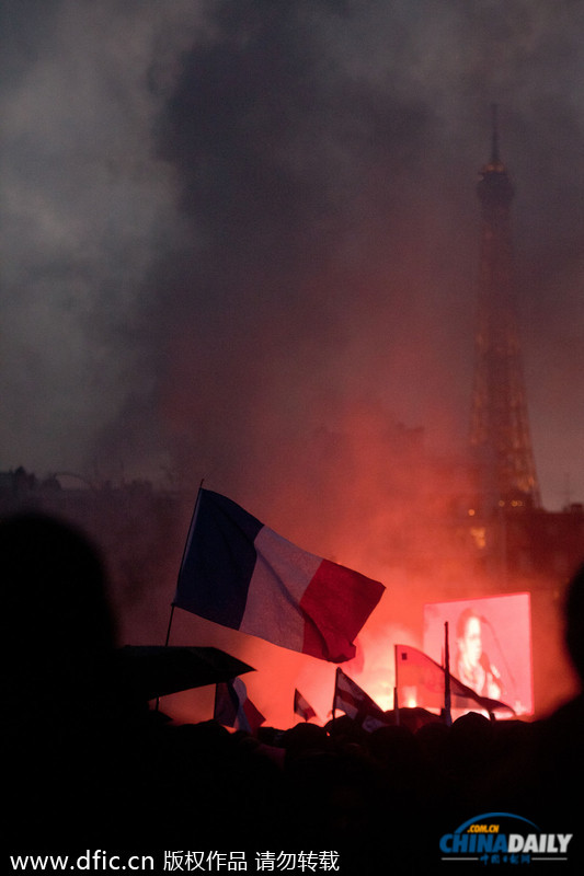 巴黎反奥朗德示威愈演愈烈 警民发生激烈冲突
