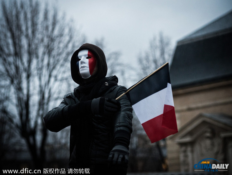 巴黎反奥朗德示威愈演愈烈 警民发生激烈冲突