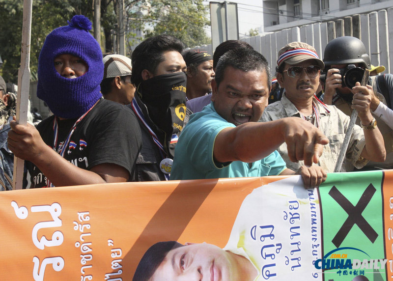 泰国部分投票站遭反对派封锁 示威者与选民爆发冲突