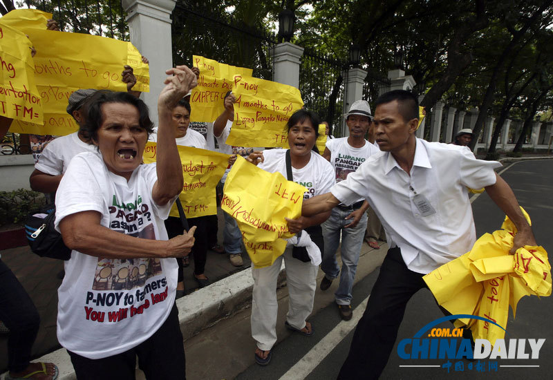 菲律宾农民潜总统府示威 要求阿基诺兑现土改承诺