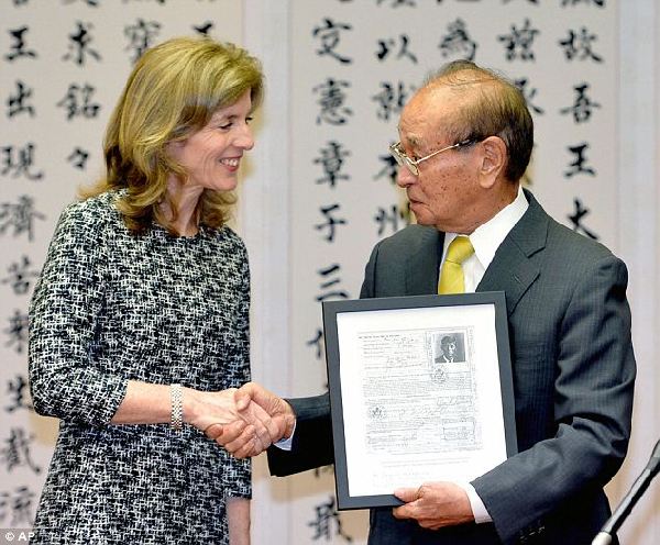 美驻日大使卡罗琳披露肯尼迪轶事：在冲绳捡回命