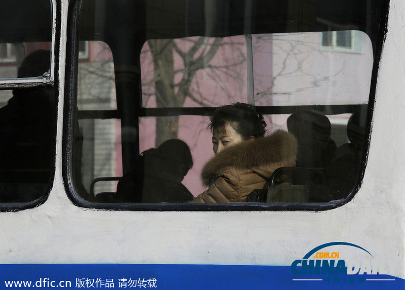 摄影师记录朝鲜2月日常生活 平静中孕育生机
