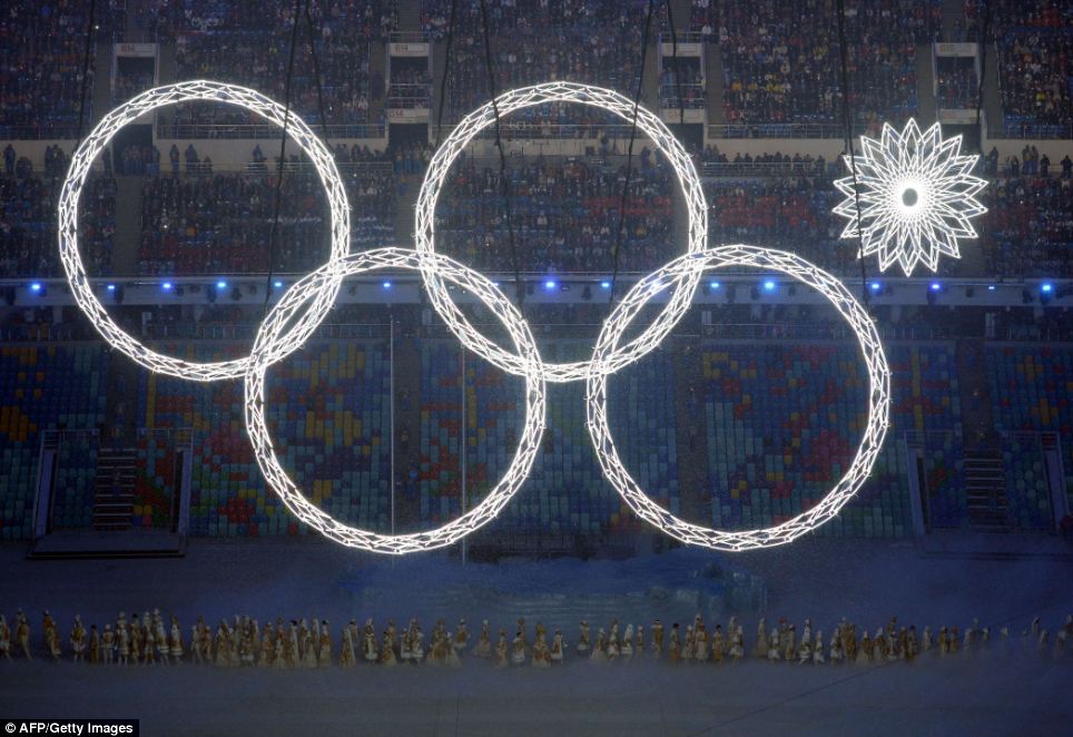 索契冬奥会闭幕式调侃“五环变四环”