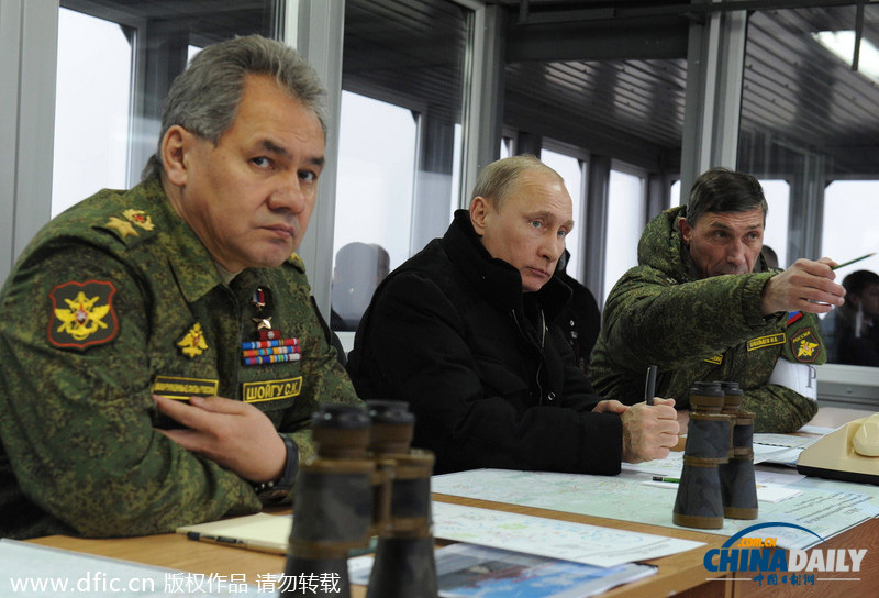 普京现场观摩俄罗斯西部军区军演 时机敏感