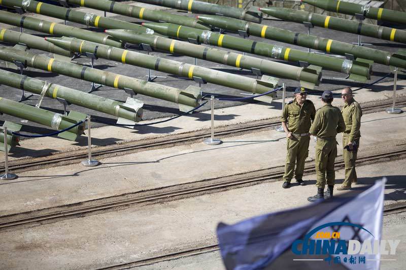 以色列展示缴获“伊朗军火船”走私武器