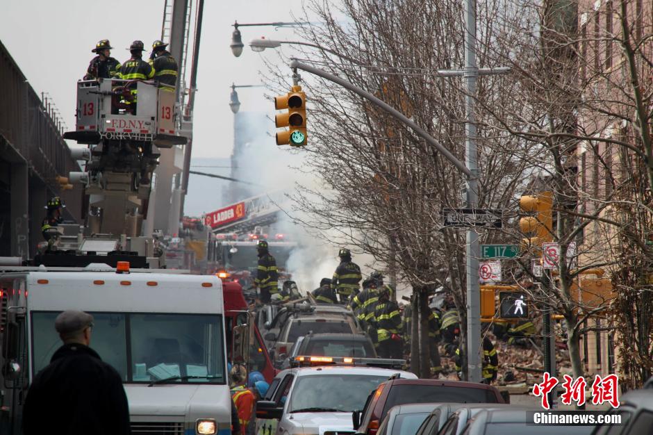纽约曼哈顿爆炸已致66人伤亡 市长举行新闻发布会