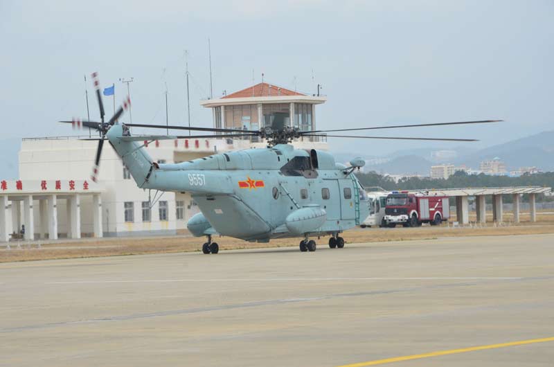 中国海军赴马六甲海峡搜救失联飞机