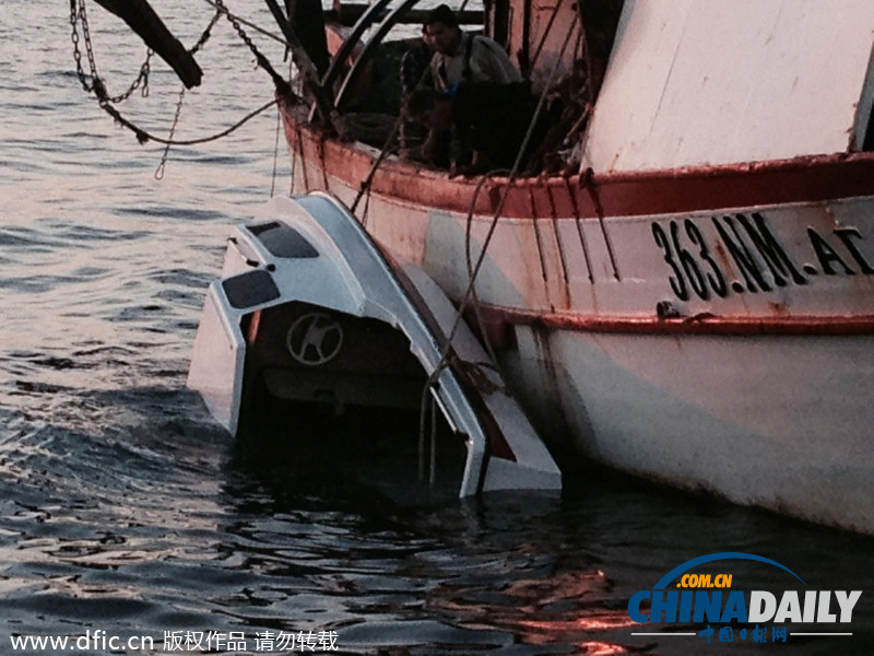 希腊海域发生非法移民船只沉没事件 7人死亡（图）