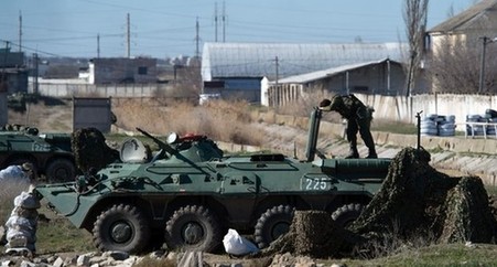 乌克兰官员称俄罗斯军队攻占克里米亚海军基地
