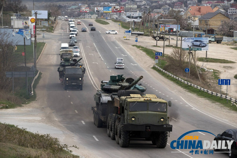 乌克兰从克里米亚撤军 大量坦克被运离军事基地